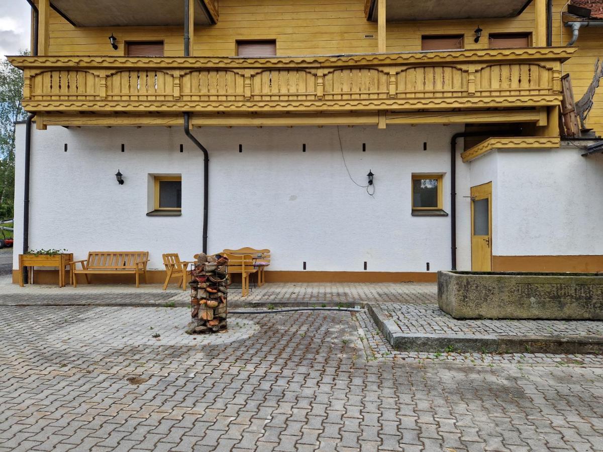 Pension Weghof Mit Gasthaus Böbrach Exteriör bild